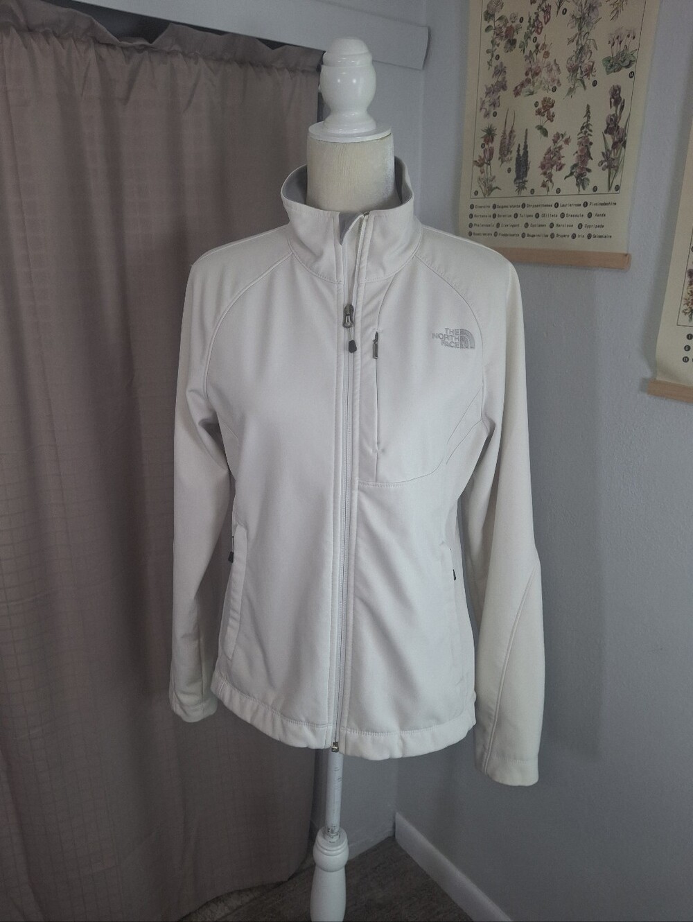 The North Face Off-White Apex Bionic Softshell Full Zippered Jacket Size Medium